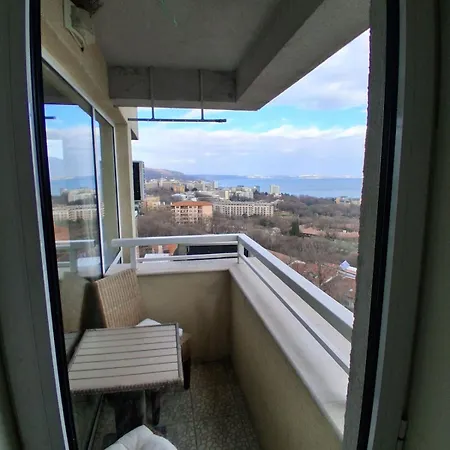 Sea View غولدن ساندز
