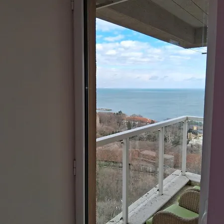 Sea View غولدن ساندز